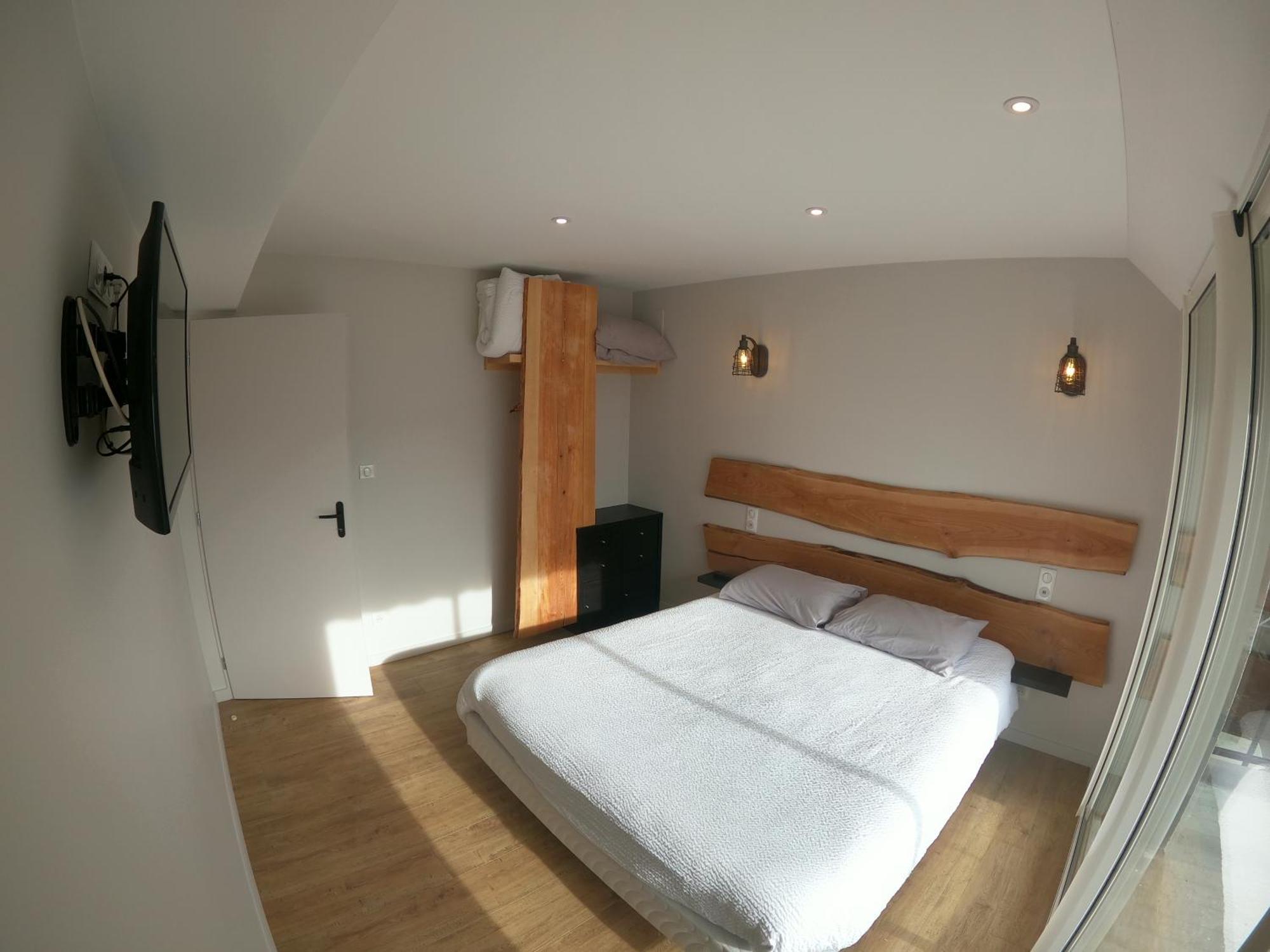 Logis Hotel Le Beau Site Chambon-sur-Lac Exterior foto