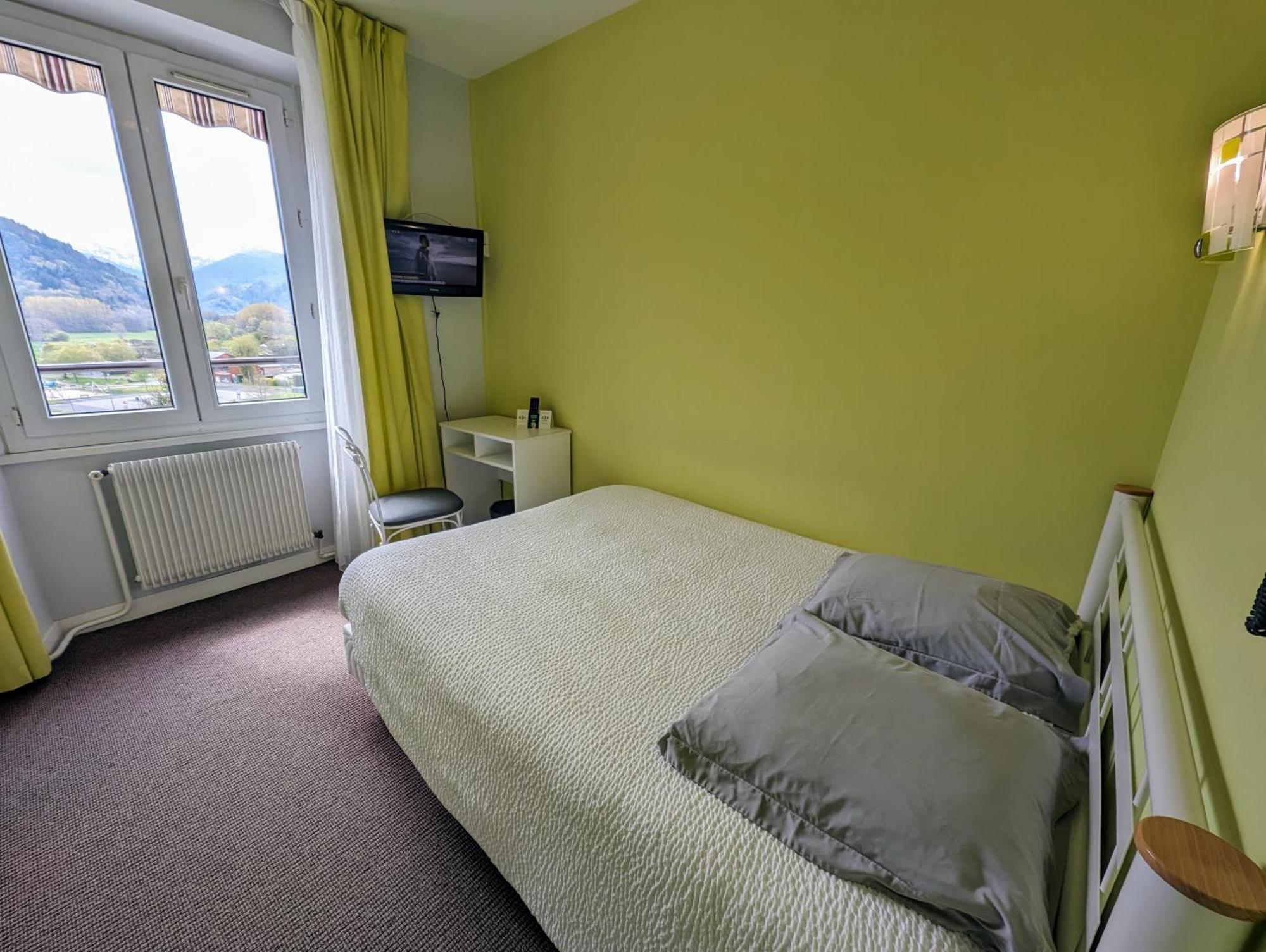 Logis Hotel Le Beau Site Chambon-sur-Lac Exterior foto