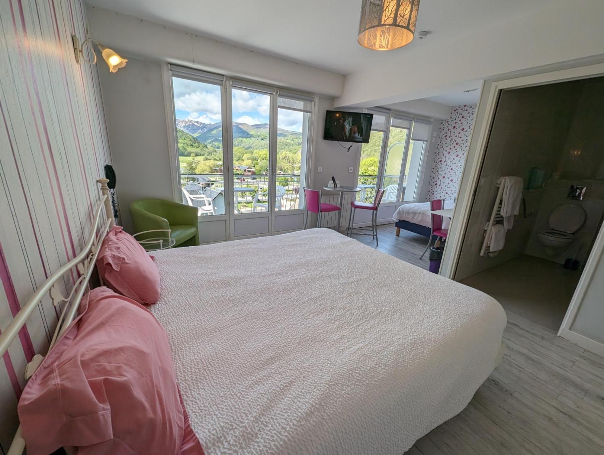 Logis Hotel Le Beau Site Chambon-sur-Lac Exterior foto