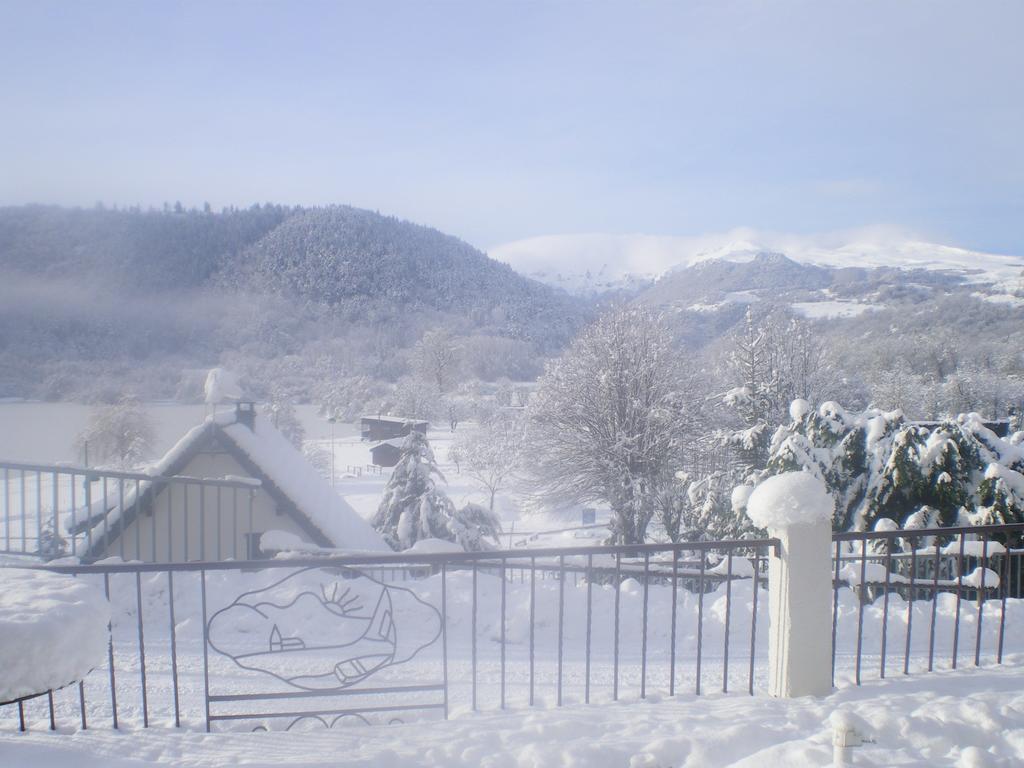 Logis Hotel Le Beau Site Chambon-sur-Lac Exterior foto